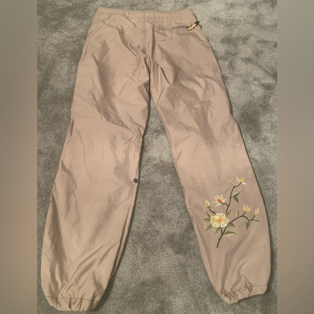 Size M GAP Women's Parachute Cargo Pants. Casual Streetwear Fall Minimal